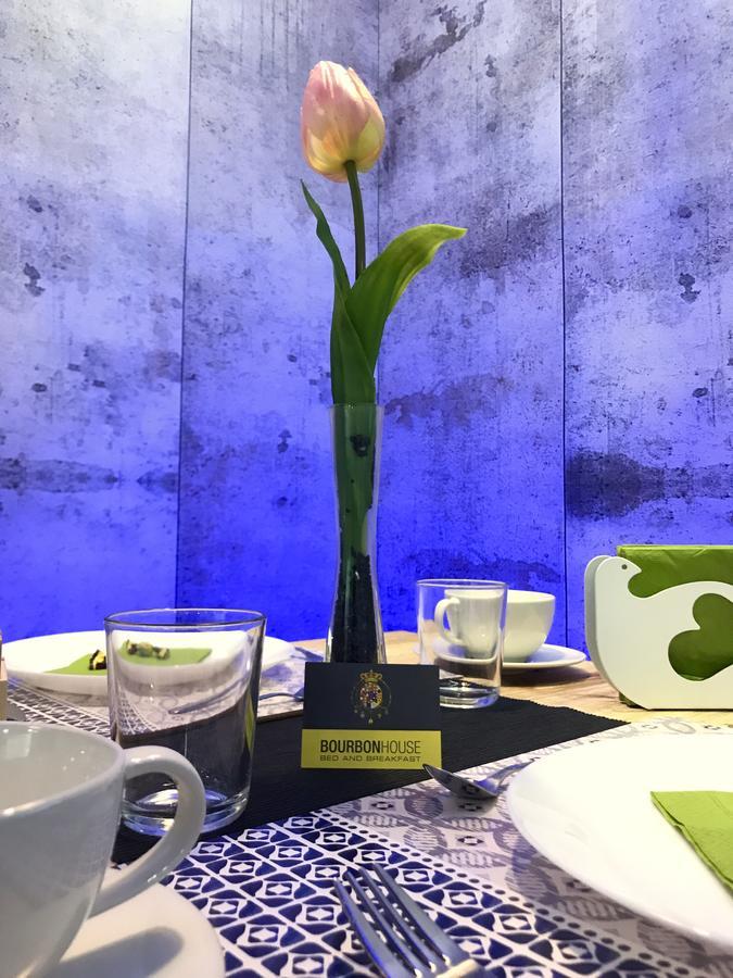 לינה וארוחת בוקר נאפולי Bourbon House מראה חיצוני תמונה