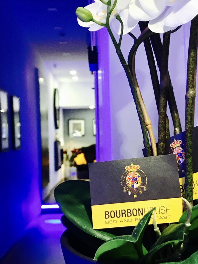 לינה וארוחת בוקר נאפולי Bourbon House מראה חיצוני תמונה
