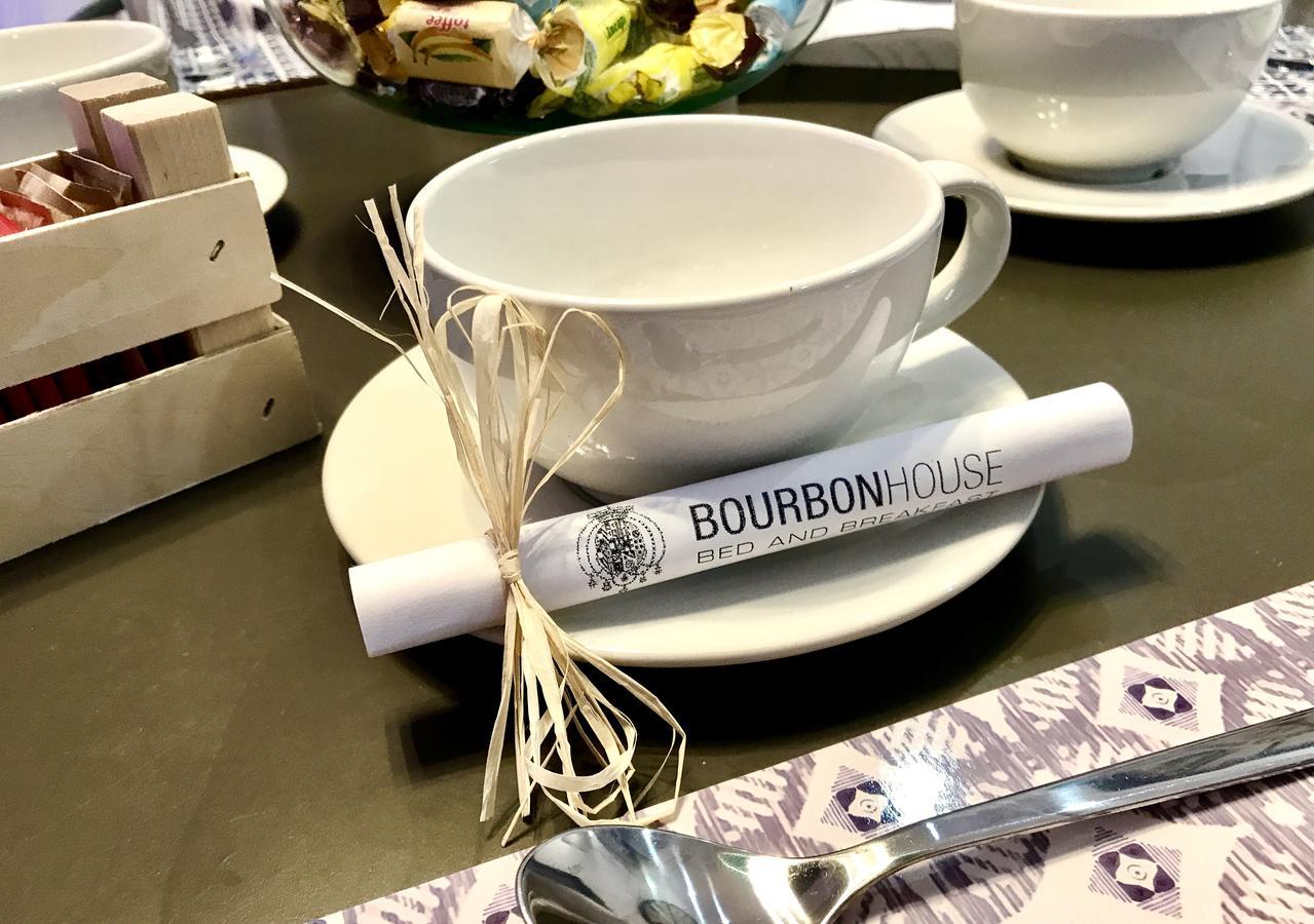 לינה וארוחת בוקר נאפולי Bourbon House מראה חיצוני תמונה